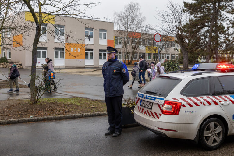 Több iskolában ma is bombariadó van